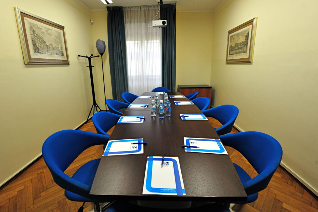 Foto della sala riunioni B del Business Center di World Service in Stazione Centrale